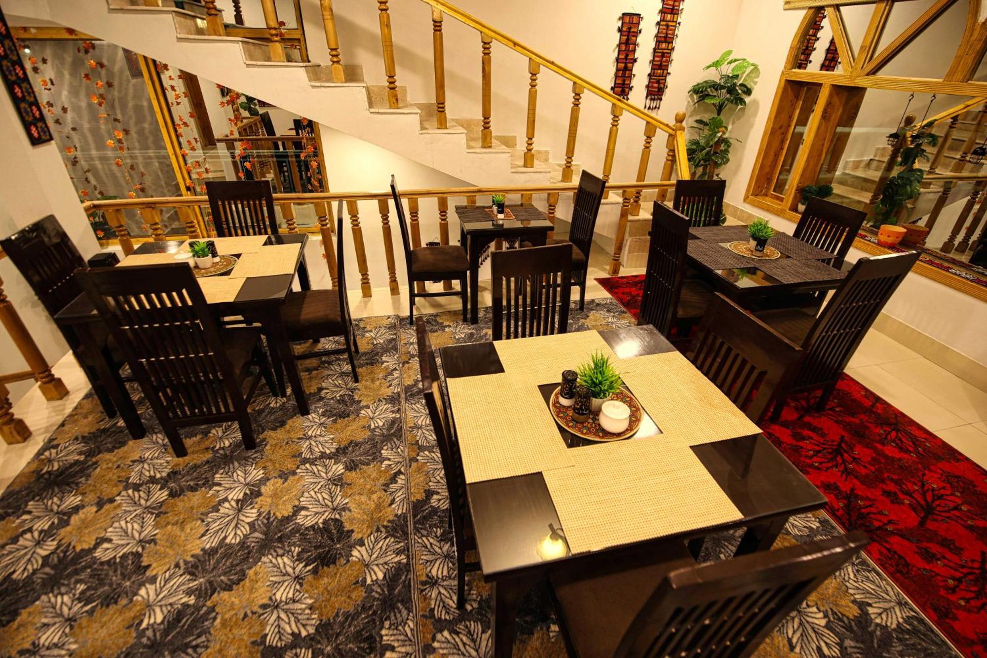 Oak Residency Hotel Gilgit Exterior photo