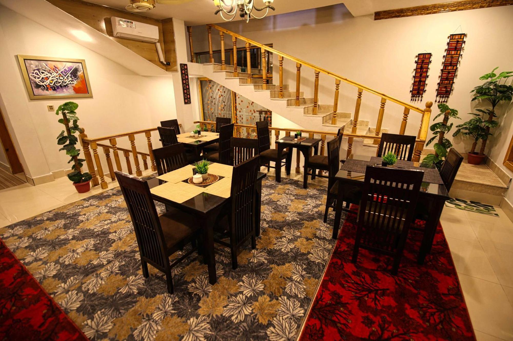 Oak Residency Hotel Gilgit Exterior photo