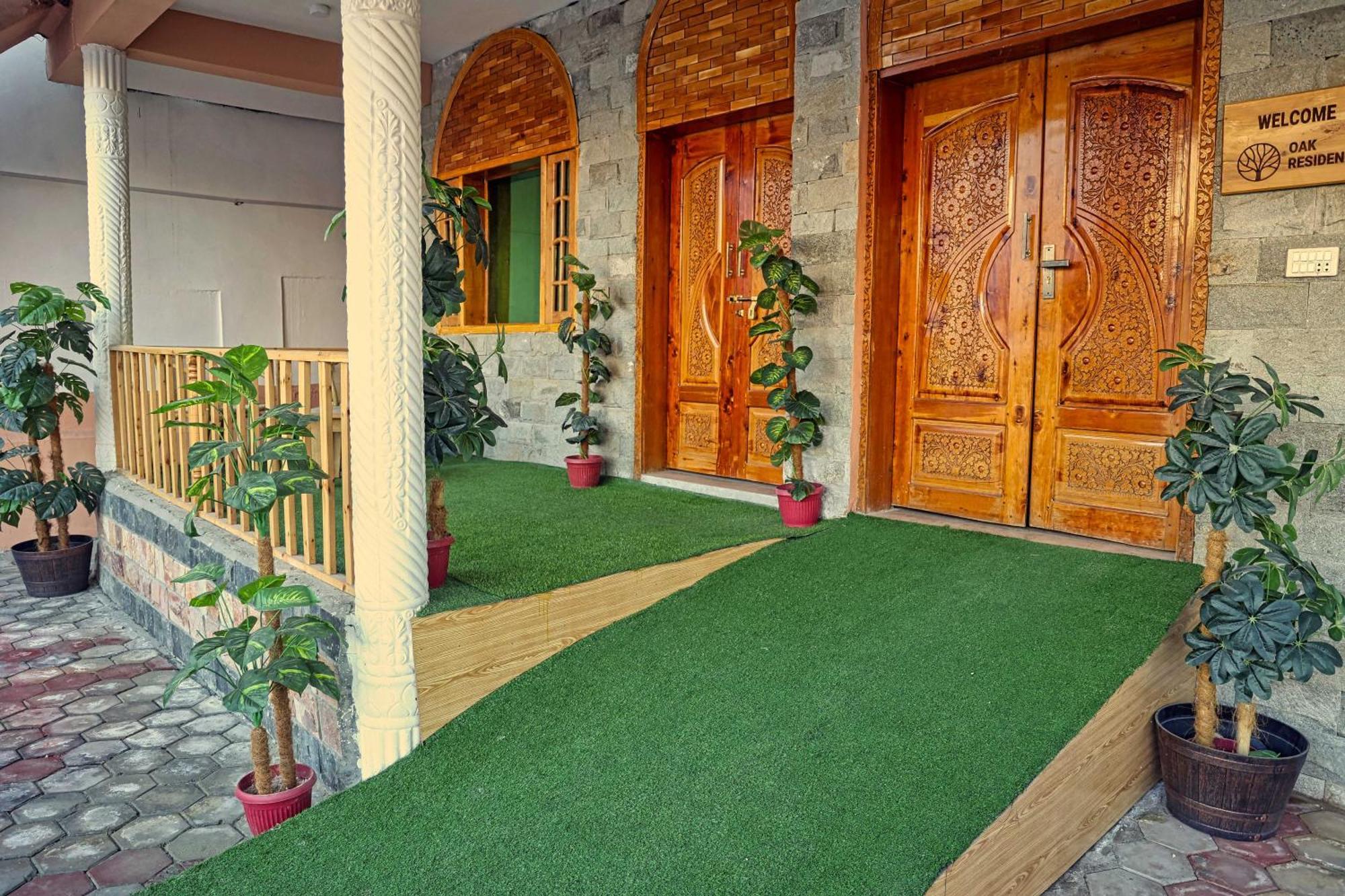 Oak Residency Hotel Gilgit Exterior photo