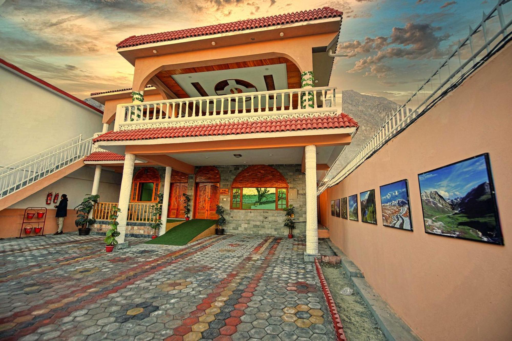 Oak Residency Hotel Gilgit Exterior photo